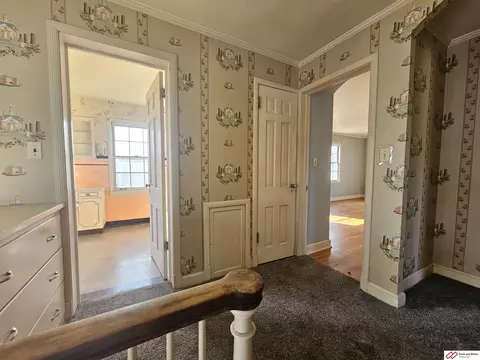 Entry Way - 808 Garfield St, Beatrice, NE 68310 photo 4 of 8