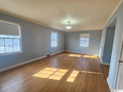 Living - 808 Garfield St, Beatrice, NE 68310 photo 3 of 3