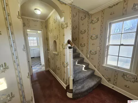 Entry Way - 808 Garfield St, Beatrice, NE 68310 photo 1 of 8