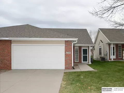 17509 Parker Plz, Omaha, NE 68118
