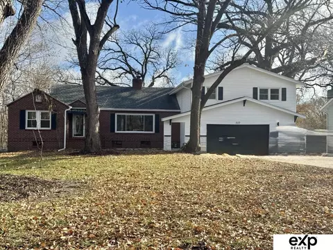 517 Bellevue Blvd N, Bellevue, NE 68005