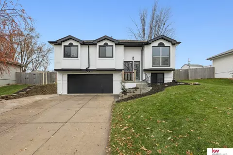 12805 Ogden St, Omaha, NE 68164