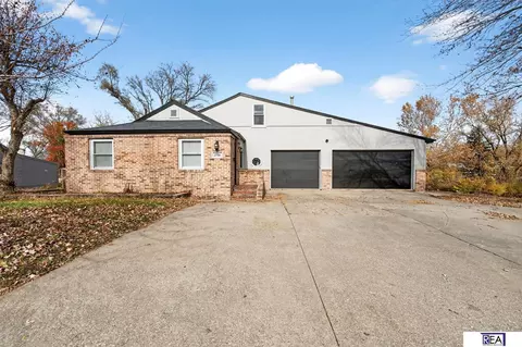 2706 N 88 St, Omaha, NE 68134