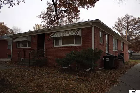 1010 S 39 St S, Lincoln, NE 68510