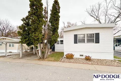 12620 Manderson Plz #304, Omaha, NE 68164