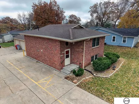 2916 N Cotner Blvd, Lincoln, NE 68507