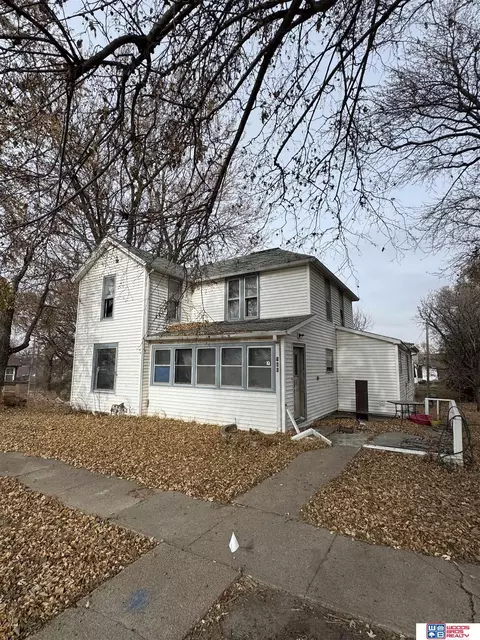 560 Hawkeye St, Osceola, NE 68651