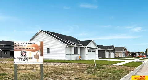 1021 Lauren Ln, Fremont, NE 68025