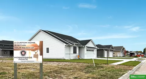1021 Lauren Ln, Fremont, NE 68025