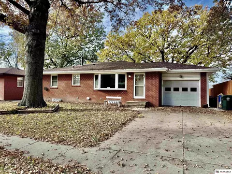 641 N 67th St, Lincoln, NE 68505