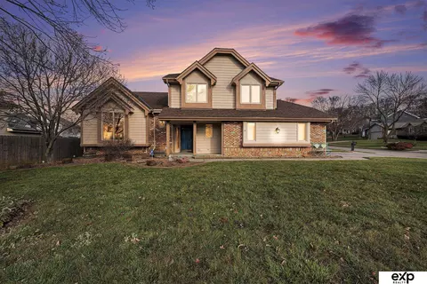15054 Patterson Dr, Omaha, NE 68137