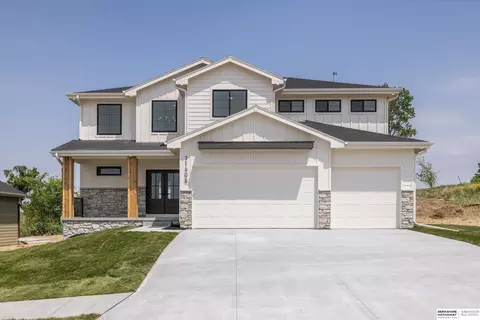 21408 Taylor St, Elkhorn, NE 68022