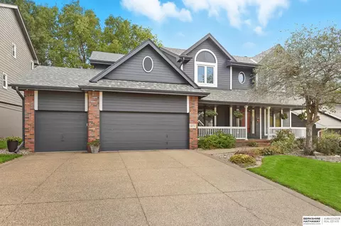 16173 Lamp St, Omaha, NE 68118