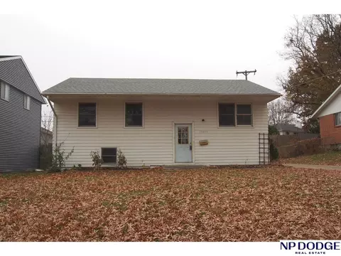 13459 Spring St, Omaha, NE 68144