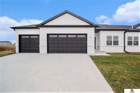 200 W Agnes Dr, Lincoln, NE 68512