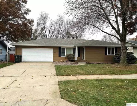 301 Rose Ave, Yutan, NE 68073