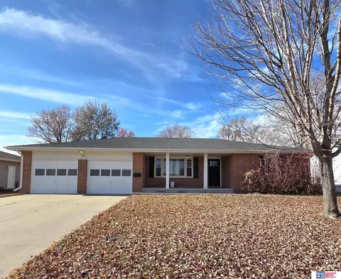 915 N 20th St, Beatrice, NE 68310