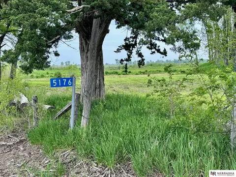 5176 County Road 47, Fort Calhoun, NE 68023