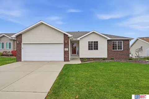 8219 S 17th St, Lincoln, NE 68512