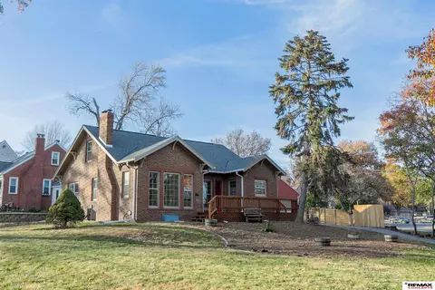 135 S 35th St, Lincoln, NE 68510
