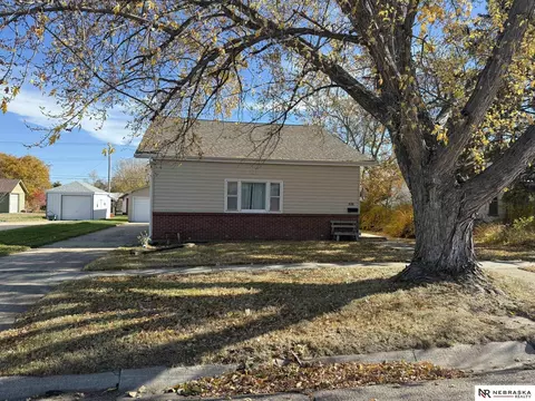 538 N Main St, Valentine, NE 69201