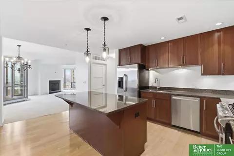 200 S 31st Ave #4401, Omaha, NE 68131