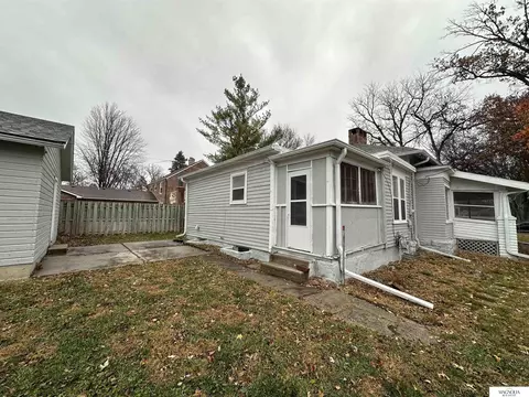 815 N 8th St, Beatrice, NE 68310 photo 3