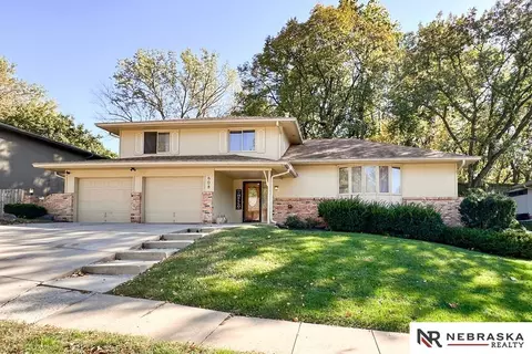 608 Martin Dr, Bellevue, NE 68005