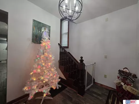 Entry Way - 1101 N 8th St, Beatrice, NE 68310 photo 1 of 2