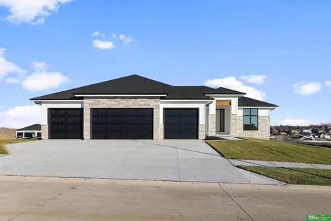10801 S 220th St, Gretna, NE 68028