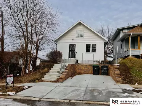 2614 Pierce St, Omaha, NE 68105