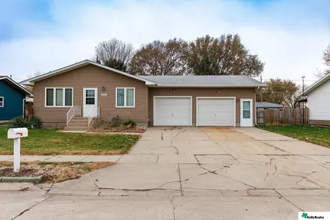 2956 2nd Ave, Columbus, NE 68601