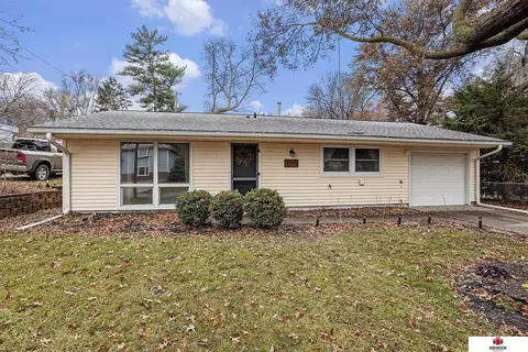 7115 Aylesworth Ave, Lincoln, NE 68505