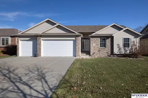 8336 Upton Grey Ln, Lincoln, NE 68516