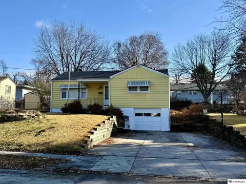 607 S 68th Ave, Omaha, NE 68106