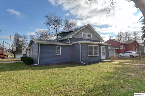 560 N 6th St, Arlington, NE 68002