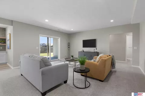 Living - 10210 Ina St, Roca, NE 68430 photo 4 of 6
