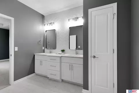 Bath - 10210 Ina St, Roca, NE 68430 photo 1 of 4