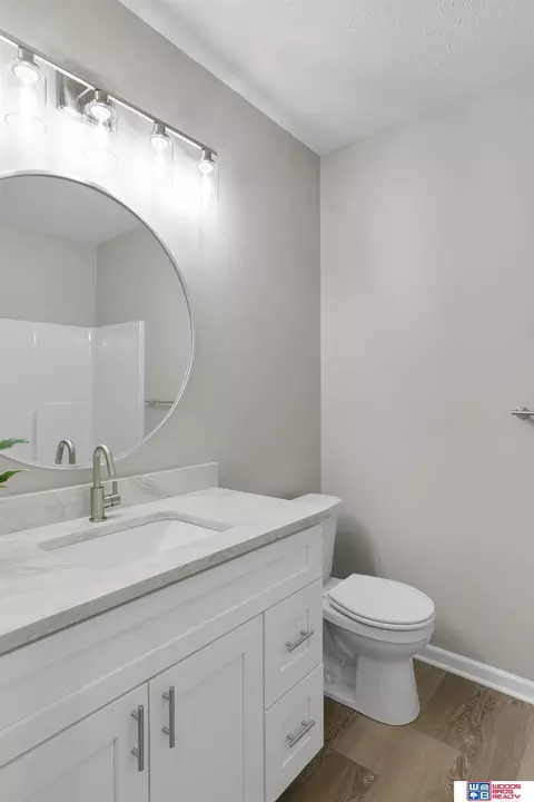 Bath - 10210 Ina St, Roca, NE 68430 photo 4 of 4