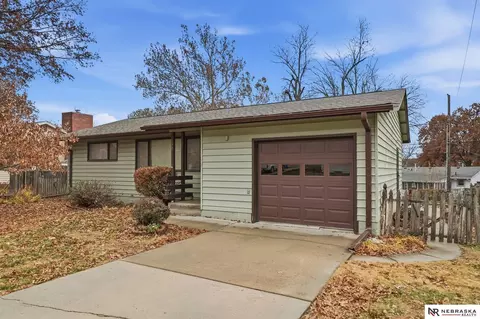 1901 Connie Rd, Lincoln, NE 68502