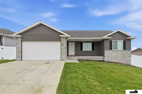 4230 W Rebecca Ln, Lincoln, NE 68528