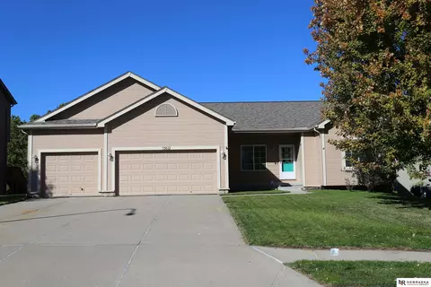 13612 Leona Ln, Bellevue, NE 68123