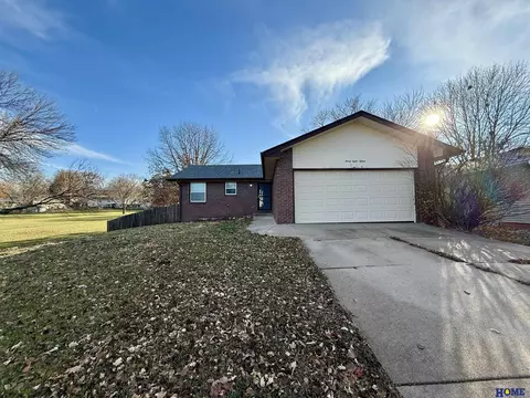 3815 Sweetbriar Ln, Lincoln, NE 68516