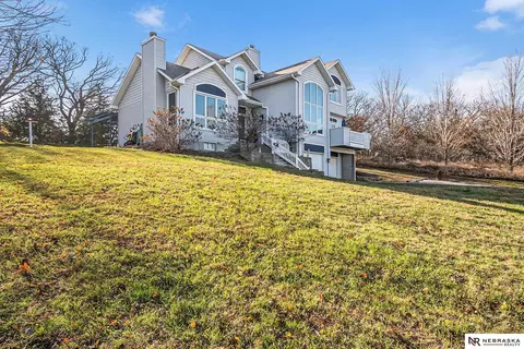 36807 Oakmont Dr, Louisville, NE 68037