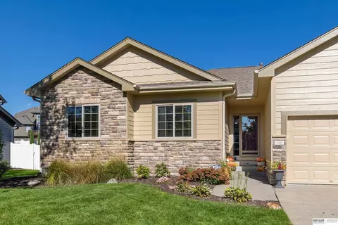 7404 S 169th St, Omaha, NE 68136