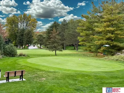 7311 Old Post Rd #19, Lincoln, NE 68506