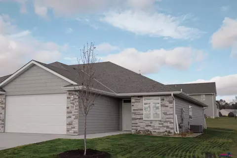 702 Patton Loop Dr #1, Avoca, IA 51521