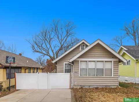 4542 N 41 St, Omaha, NE 68111