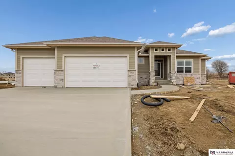 12509 S 89th St, Papillion, NE 68046