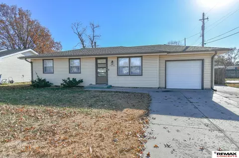 7131 Kearney Ave, Lincoln, NE 68507